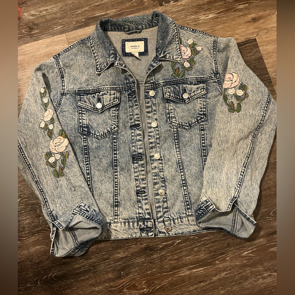 Women’s Flower Embroidered Jean Jacket